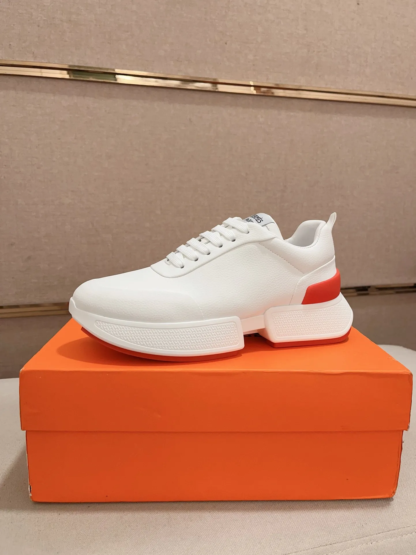 Men's clothing and shoes💰: 442💰《HERMES》【Classic original single version】Hermès; top 🔝purchase agent🔍🔍men's latest 🇺🇸 counter sales simultaneously, imported from Italy original ▲▲cowhide ▲▲ (high-end, nobility, class) ) Exquisite workmanship (Italian 🇮🇹 imported water-dyed 🐂 cowhide lining) sole: original sole provided by the original factory, ⚠️exclusive double-layer activity·TPR·rubber·combined molded outsole; super comfortable·wear-resistant·non-slip·environmental protection The real thing is more beautiful if you take the real thing (high quality, follow the order). You can enter and exit the counter at will * Number of yards: 38-44 (45 can be customized and cannot be returned or exchanged)